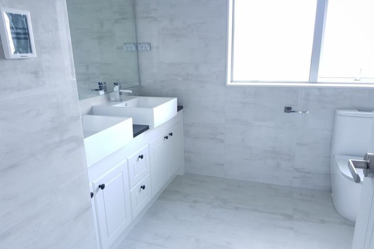 Karaka, 5 Bedroom  photo