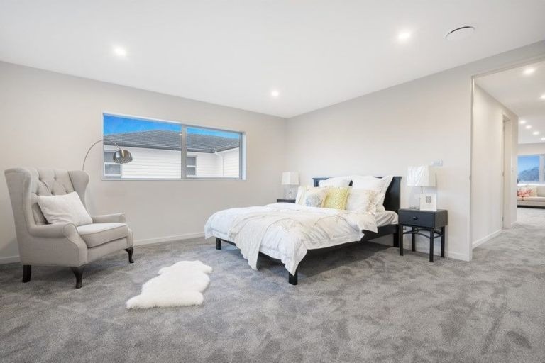 Karaka, 5 Bedroom  photo