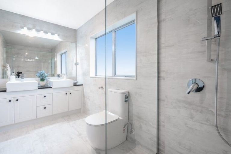 Karaka, 5 Bedroom  photo